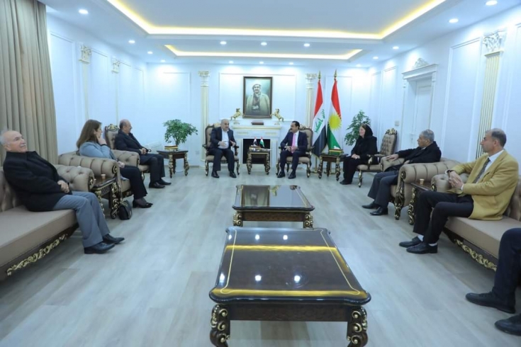 Erbil Governor receives Head of Kurdistan Teachers Union and accompanying delegation