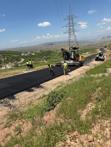 قیرتاوکردنی ڕێگای سەرەکیی (پیرمام - مەلازادە - زیارەت - کۆرێ)،