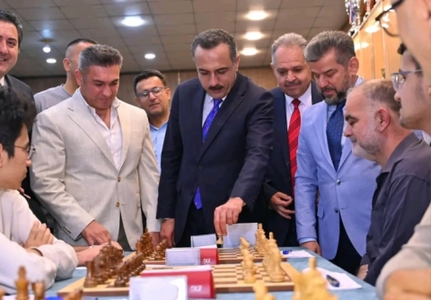 هەولێر...  یانەی شەترەنجی خانزاد، بەهاوکاری فیدراسیۆنی شەترەنجی لقی هەولێر، میوانداری و سەرپەرشتی پاڵەوانێتییەکانی شەترەنجی عێراق دەکات  