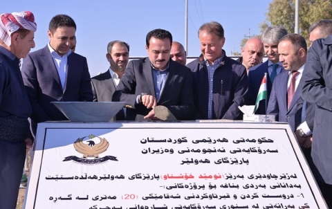 محافظ اربيل يضع حجر اساس لعدد من المشاريع في ناحية بحركة