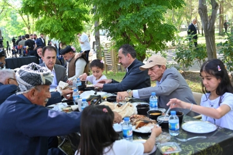 هەولێر .... خوانی بەیانی جەژن و چالاکیی جۆراوجۆر بۆ منداڵانی خانەی نەوجەوانان و بەساڵاچووان بەڕێوەچوو
