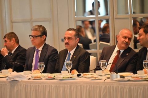 وان .... کۆبوونەوەیەکی فراون بۆ پتەوکردن و پەرەپێدانی پەیوەندییە بازرگانی و پیشەسازییەکان بەڕێوەچوو