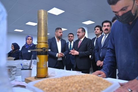 پارێزگاری هەولێر پرۆسەی وەرگرتنی گەنمی جوتیاران بەسەردەکاتەوە و جەخت لە پاراستنی مافەکانیان دەکاتەوە
