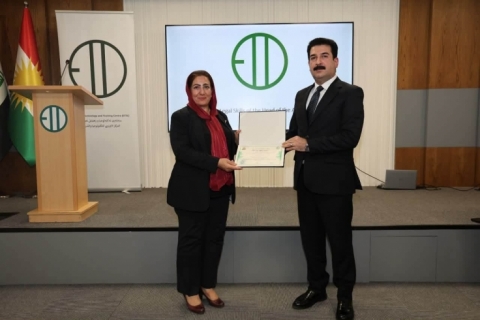 هەولێر…  بەخشینی بڕوانامەی خولی «بەرپرسیاریەتی یاسایی»ی سەنتەری تەکنەلۆجیا و ڕاهێنانی ئەوروپی (ETTC) بە قائیمقام و بەڕێوەبەری ناحیەکانی سنووری پارێزگای هەولێر