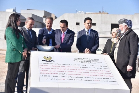 بەگوژمەى زیاتر لە (2 ملیار و 24 ملیۆن دینار) بەردى بناغەى قۆناغى یەکەم و دووەمى پڕۆژەى (دروست کردنی  شەقام و ڕاکێشانی تۆڕی ئاو و دروستکردنی ئاوەڕۆی لوولەیی لە گوندی تۆبزاوەی ئەحمەدی) دانرا