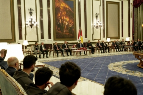 سه‌رۆكی هه‌رێمی كوردستان لە هەولێر پێشوازی لە تیمی هەڵبژاردەی تۆپی پێی عێراق کرد