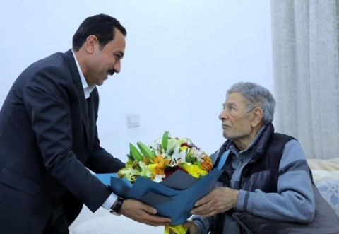 بەڕێز بنه‌ماڵه‌ی هونەرمەند 