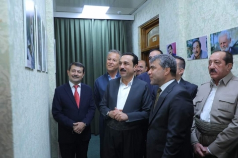پیشانگای وێنەى هونەرمەندە بە ئەزموونەکانى شارى هەولێر کرایەوە و رێزلێنان پێشکەش بە شانۆکارێکى بە ئەزموون کرا