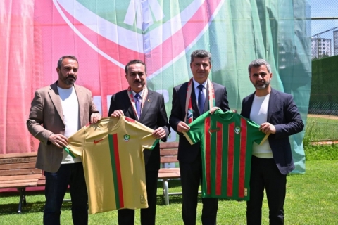 Erbil and Duhok Governors Visit Amed Sport Club
