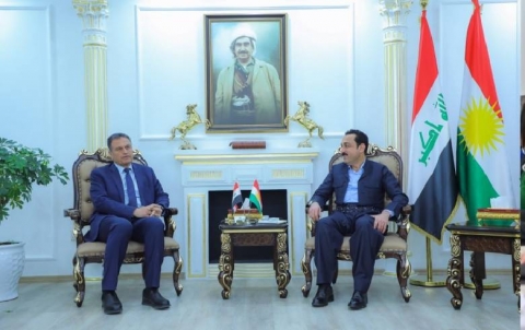  The governor of Erbil receives the head of the Erbil Organizational Bureau of the Kurdistan Democratic Party (KDP) and an accompanying delegation