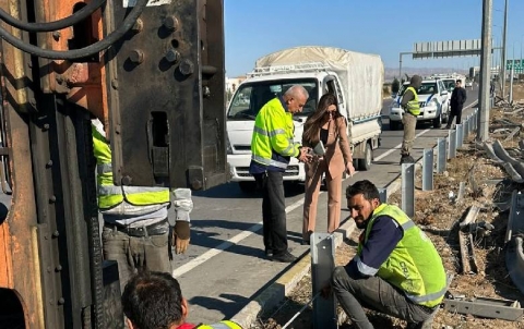 Repair of many of the guardrails of 120 meters highway 